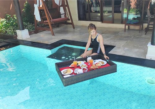 Floating Breakfast 3 - Salin